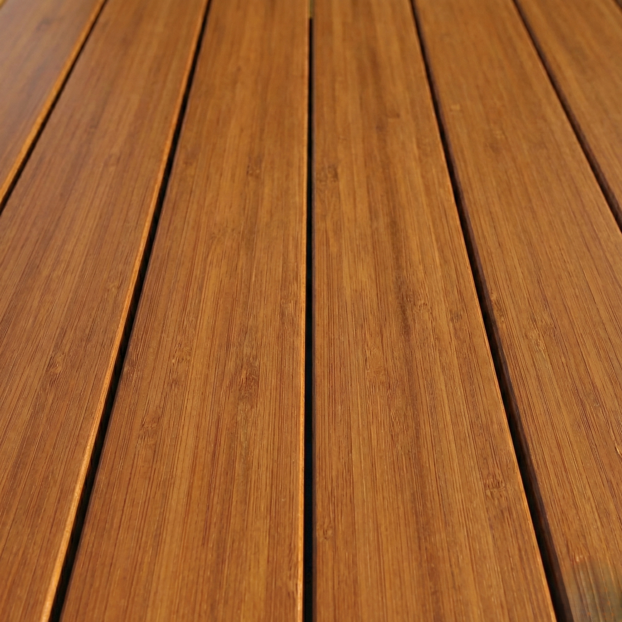 Lames de terrasse en bambou Dasso CTECH, composite fibres bambou compressées, couleur caramel naturel