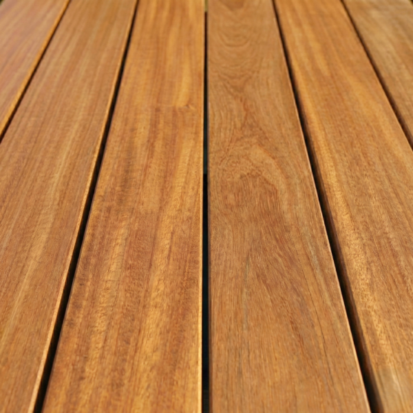 Lames de terrasse en bois Jatoba Courbaril, couleur brun naturel, bois exotique haute densité