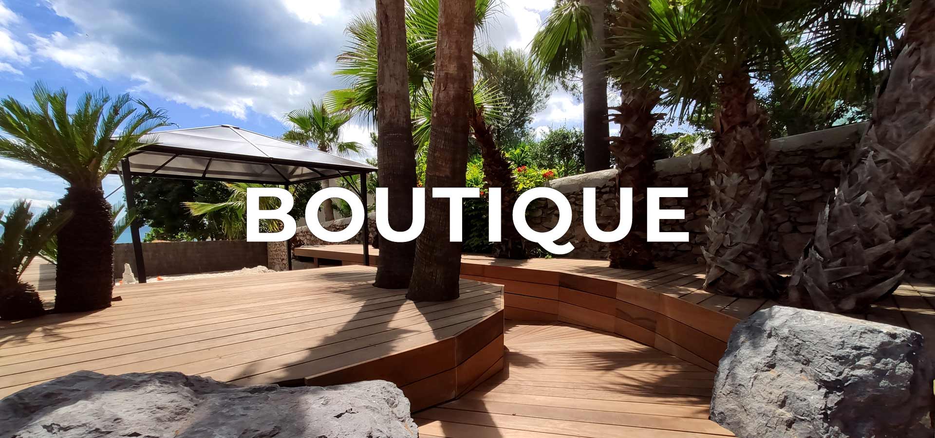 jardin paysagé avec terrasses en bois